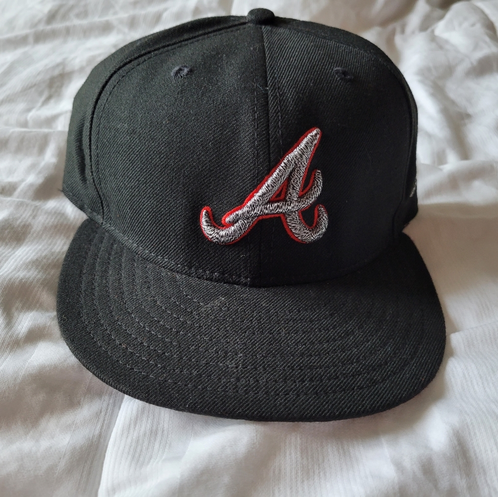 Fitted hat